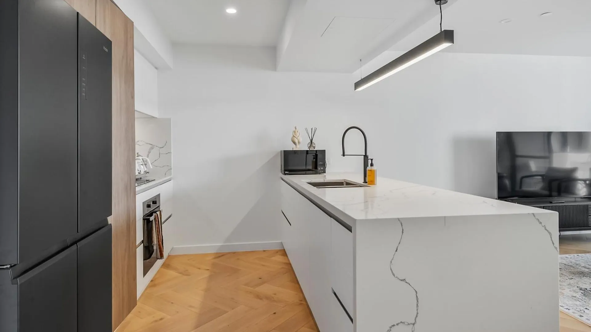 'Downtown At The Elliott' Modern City Style Hobart Apartment